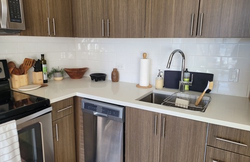 Cherry Creek Apartment | Cherry Creek Rooftop Oasis- Pool, Hot Tub and breathtaking Mountain View’s