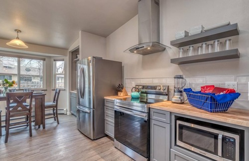 Fruita House | Cherry Pie: Stylish Stay Near Trails & Downtown