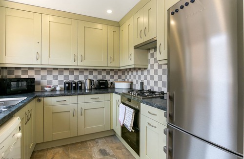 Bicester House | Cherry Tree Cottage | Bicester Holiday Let | 2 Beds & Sleeps 4