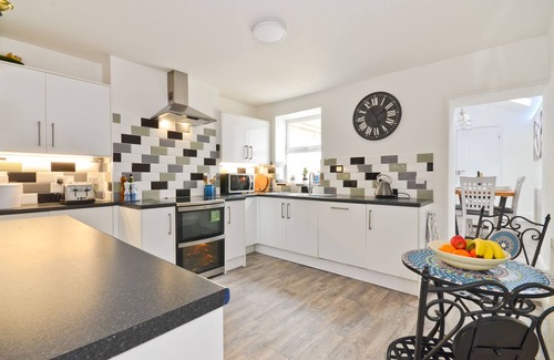 East Cowes Cottage | Cherry Tree Cottage, Cottage close to amenities