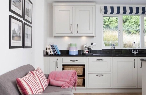 Rock Cottage | CHERRYTREES, family friendly, with hot tub in Rock