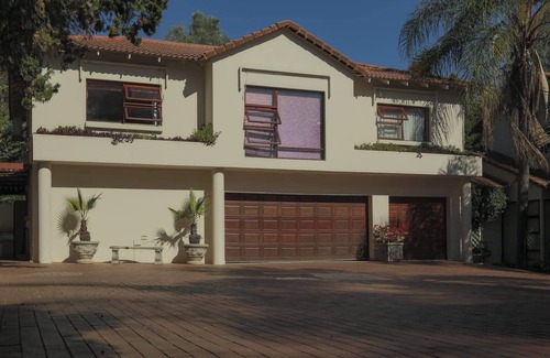 Greater Johannesburg Metropolitan Area Apartment | Cherubim Heights Villa no1