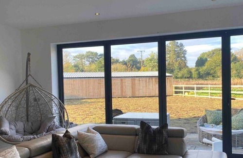 Willaston House | Cheshire. Very Contemporary. Huge Home & Hot tub.