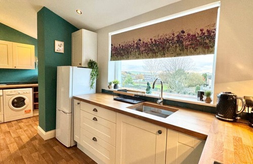 Kirkmichael Cottage | Chestnut Cottage - One bedroom newly refurbished cottage in Dalmellington