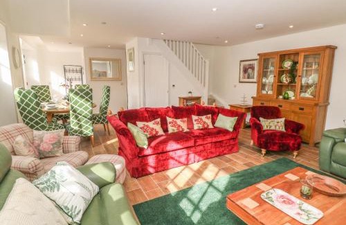 Hollow Meadows House | Chestnut Cottage