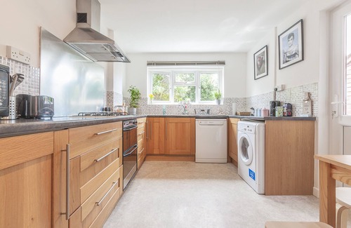 Exeter House | Chestnut House , Stylish House center Exeter