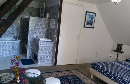 La Couture Boussey Bed & Breakfast | Chez Aurélia: Romantic bedroom-suite with starry sky
