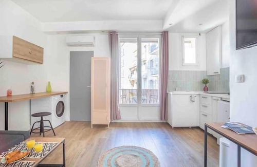 Hotel-de-Ville Apartment | Chez Delphine - Nice Studio in the centre of the Vieux Port