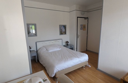 Lully Apartment | Chez Fantin - Chambres Indépendantes Avec Cabine de Douche