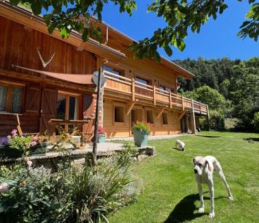 Saint-Etienne-de-Tinee Bed & Breakfast | Chez Fred et Carine (Petit-déjeuner bio inclus)