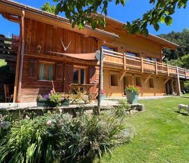 Saint-Etienne-de-Tinee Bed & Breakfast | Chez Fred et Carine (Petit-déjeuner bio inclus)
