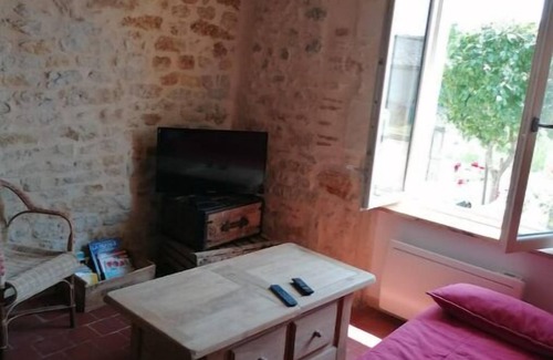 Dompierre-sur-Nievre House | "chez Marie et Lulu"