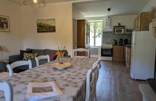 Burnand House | Chez Max et Juliette - Traditional Stone house in historic Burgundy village