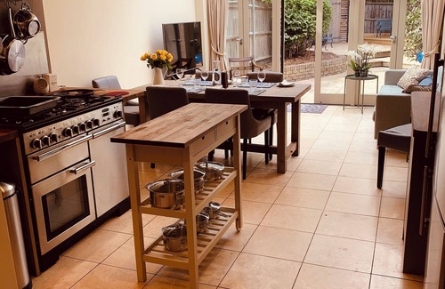 Southfield House | Chez Nous London - pretty 3 bed house in Chiswick with easy access to Heathrow.
