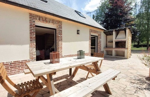 La Chapelle-Yvon House | "Chez Paul", renovated country house with garden, barbecue and spa in a quiet location.