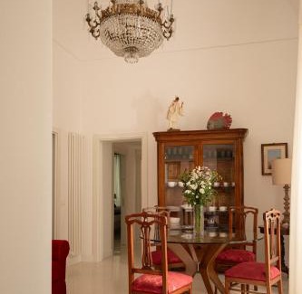 San Ferdinando Apartment | Chiaia Luxury Apartment