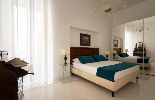 San Ferdinando Apartment | Chiaia Luxury Apartment