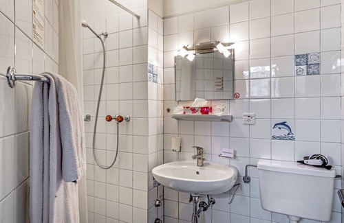 Pedrinate Apartment | Chiasso Apartments 202