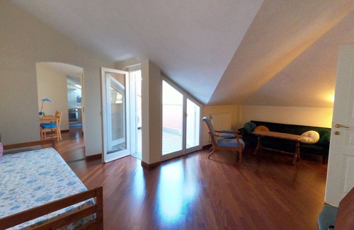 Rezza Apartment | Chiavari apartment with reserved parking space in a residential context