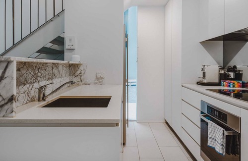 Capital Hill Apartment | Chic 1-Bed Apartment near Parliament House