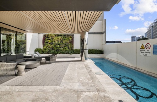 Southbank Apartment | Chic 1-Bed South Melbourne Unit with Pool & Gym
