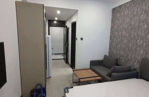 Phnom Penh City Centre Apartment | Chic 1-bedroom apartment with AC, WiFi in awesome Phnom Penh