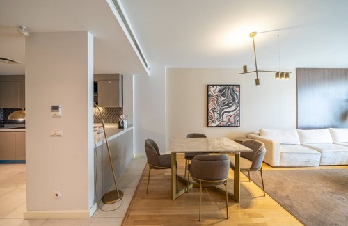 Harbiye Apartment | Chic 1-bedroom apartment with garage gym