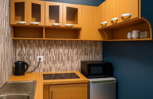 Kasoa Apartment | Chic 1-bedroom apartment with fitness room and AC in Kasoa