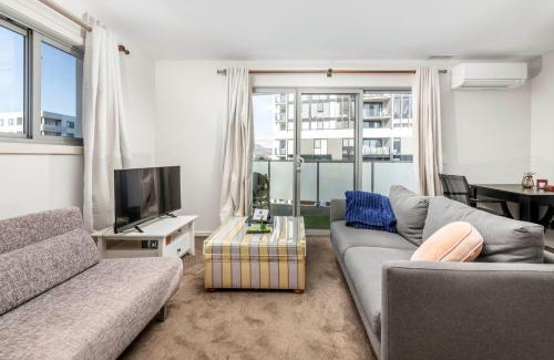 Greenway Apartment | Chic 1-Bedroom Retreat in Greenway