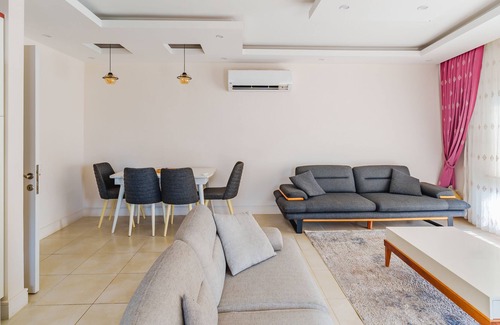Alanya Condo | Chic 2+1 apartment behind Alanya mall