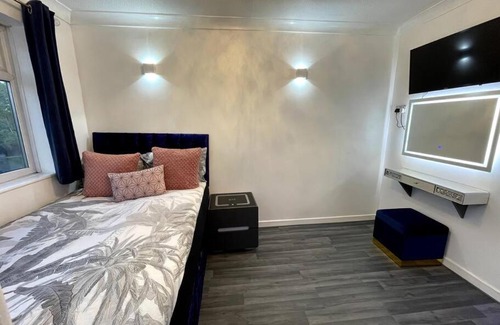 Trimley Apartment | Chic 2 Bedroom Flat