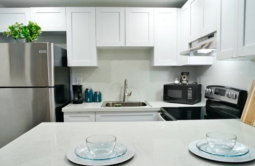East Little Havana Apartment | Chic 2 Bedroom in the heart of Miami! Entire stay