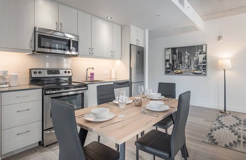Cite Multimedia Apartment | Chic 2BR Balcony Old Port & Downtown + Parking