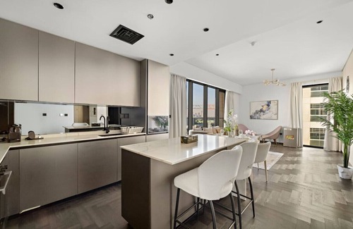 Jadaf Apartment | Chic 2BR | Close to Burj Khalifa, Dubai Mall & Creek