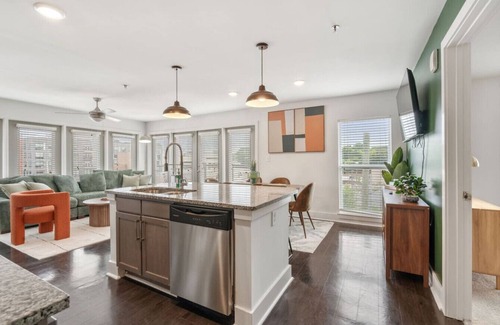 Reynoldstown Apartment | Chic 2BR King Bed + Parking