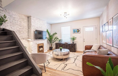Mount Washington House | Chic 2BR Luxury Urban Retreat