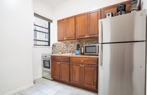 Upper East Side Apartment | Chic 2BR Upper East Side Retreat - Near Central Park & Museums