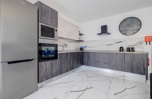 Gzira Apartment | Chic 3BR Apartment Steps from the Waterfront