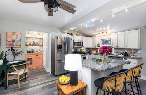 Detroit - Shoreway House | Chic and Artsy Bungalow in Ohio City - Two Master Suites, Turfed Yard + Bar!
