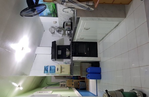Pasong Tamo House | Chic and Comfort Home near All