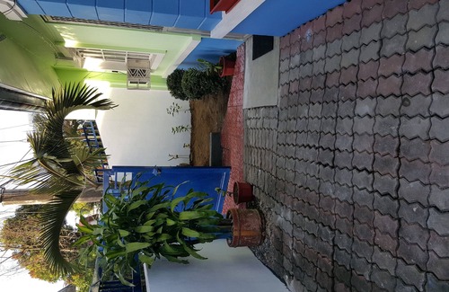 Pasong Tamo House | Chic and Comfort Home near All