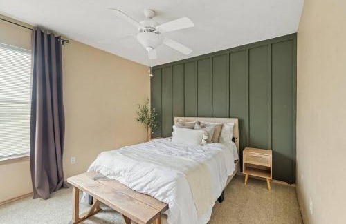 Barker House | Chic and Cozy Home in Katy