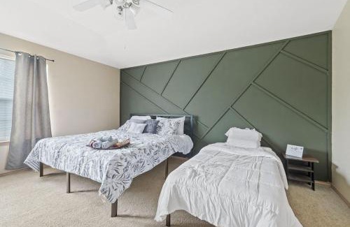 Barker House | Chic and Cozy Home in Katy