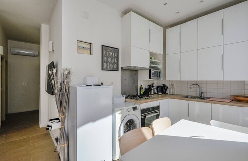 Saint-Lambert Apartment | Chic And Modern Apt 5 Min From The Beach