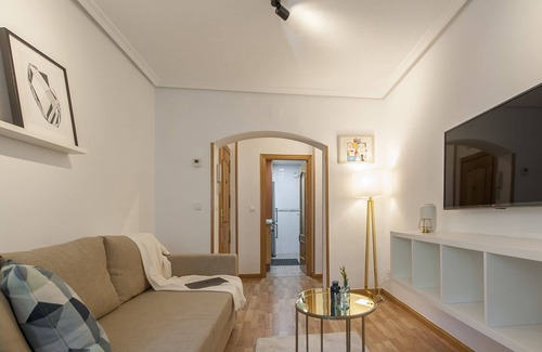 Timon Apartment | CHIC AND RENOVATED APARTMENT IN IFEMA -FERIA DE MADRID - AIRPORT