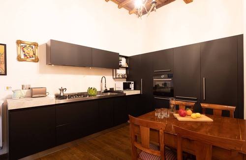 Rione VII Regola Apartment | Chic and Style in Historical Via Giulia