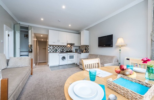Brondesbury Park Apartment | Chic Apartment-12 minutes to Central London(Oxford st)by tube!