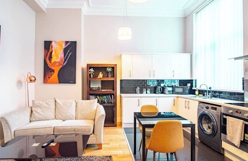 Sheffield Apartment | Chic Apartment Near City Center in Sheffield