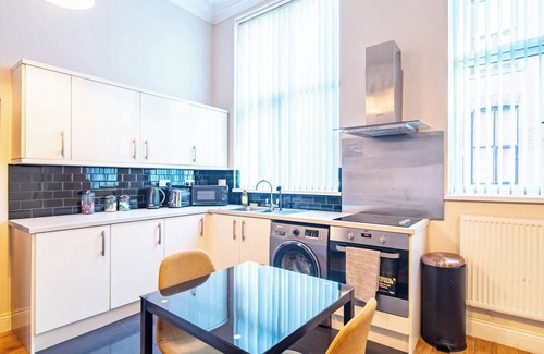 Sheffield Apartment | Chic Apartment Near City Center in Sheffield