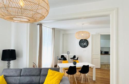 Reims City Centre Apartment | CHIC Appartement Type 4/Parking Privé